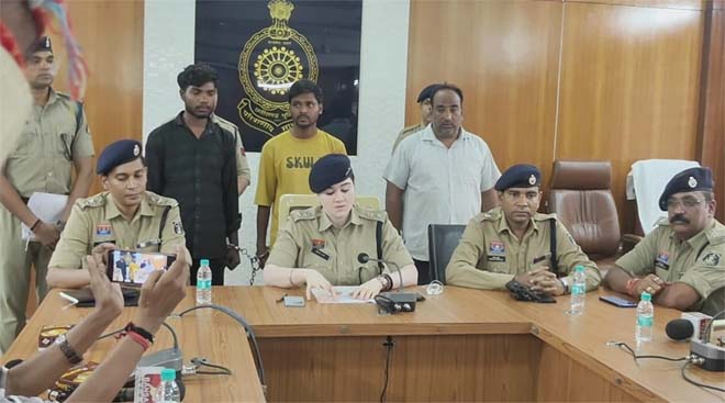 नकली शराब और फर्जी होलोग्राम बनाने वाले बड़े गिरोह का पर्दाफाश, 3 आरोपी गिरफ्तार, एसपी ने किया खुलासा