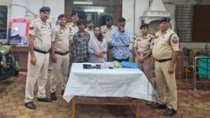 पुलिस की बड़ी कार्रवाई : 70 ग्राम हेरोइन और सोने-चांदी के आभूषण समेत 29 लाख का माल जब्त, महिला समेत 3 आरोपी गिरफ्तार