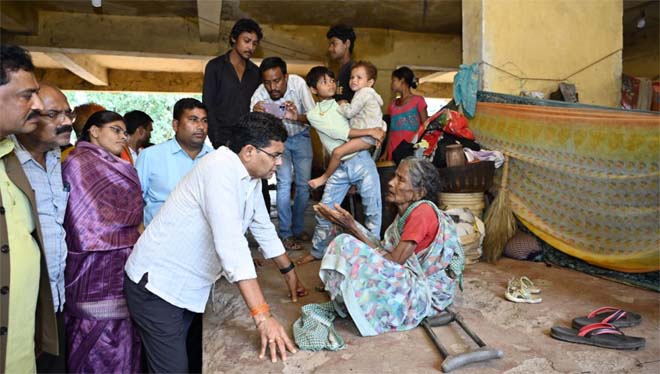 सरकार बाढ़ प्रभावित परिवार को करेगी हरसंभव मदद : राजस्व मंत्री टंक राम वर्मा