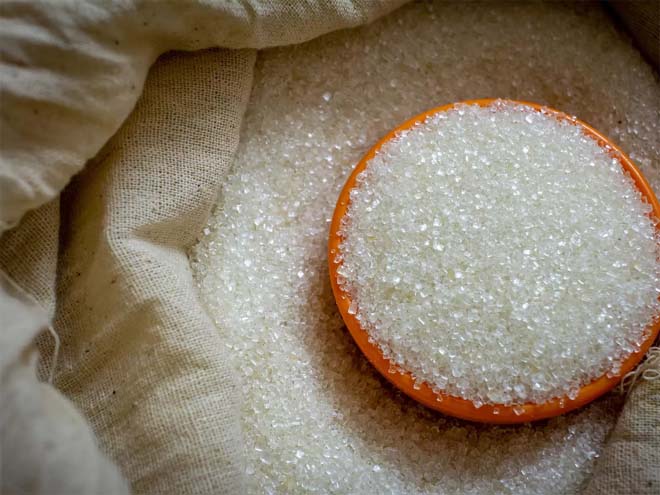 शक्कर मे भारी मुनाफाखोरी : थोक मे दाम सिर्फ 46 रुपए, फिर भी वसूल रहे 60 से 65 रुपए किलो