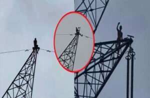150 फीट ऊंचे हाईटेंशन टावर पर हाईवोल्टेज ड्रामा, शोले का ‘वीरू’ बना शराबी युवक, नीचे गिड़गिड़ाता रहा परिवार