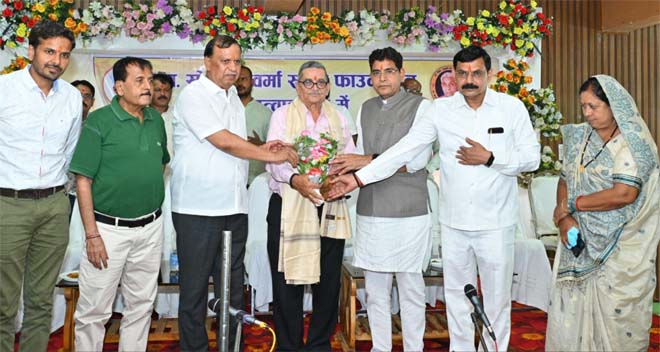 गुरु का ऋण कभी नहीं चुकाया जा सकता, शिक्षक राष्ट्र निर्माण के सच्चे शिल्पकार : राजस्व मंत्री टंक राम वर्मा