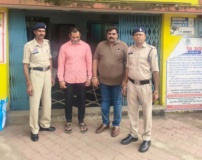 करोड़ों की ठगी मामले में 2 और आरोपी गिरफ्तार, 4 करोड़ से अधिक की नगदी जब्त
