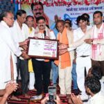 वर्षों पुरानी मांग हुई पूरी, राजपत्र लेकर गांव पहुंचे उप मुख्यमंत्री श्री विजय शर्मा, चंदनपुर को मिली नई पहचान