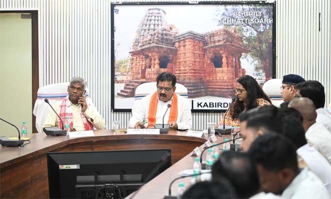 उप मुख्यमंत्री विजय शर्मा ने ली गौ सेवकों एवं अधिकारियों की बैठक, रेस्क्यू एवं संरक्षण को लेकर दिए अधिकारियों को आवश्यक निर्देश