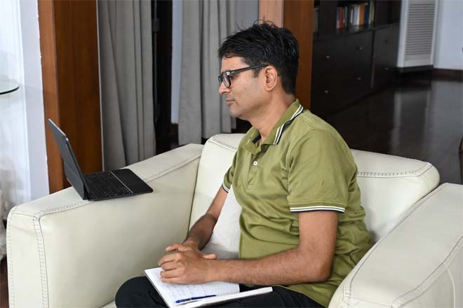 सेवा संकल्प अभियान को लेकर वित्त मंत्री ओपी चौधरी ने जशपुर के जनप्रतिनिधियों से की वर्चुअल बैठक