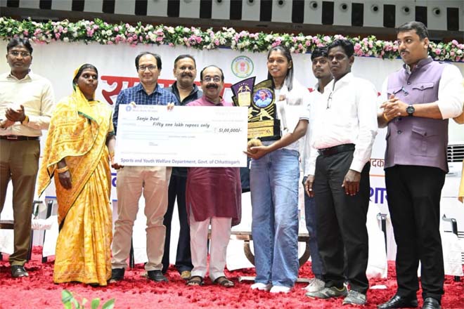 उप मुख्यमंत्री अरुण साव ने बहतराई खेल अकादमी के अंतरराष्ट्रीय पदक विजेता खिलाड़ियों का किया सम्मान, बढ़ाया हौसला
