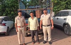 अवैध डीजल परिवहन पर पुलिस का शिकंजा, 7 ड्रमों में भरा डीजल जब्त, आरोपी गिरफ्तार