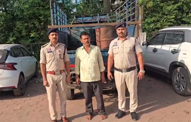 अवैध डीजल परिवहन पर पुलिस का शिकंजा, 7 ड्रमों में भरा डीजल जब्त, आरोपी गिरफ्तार