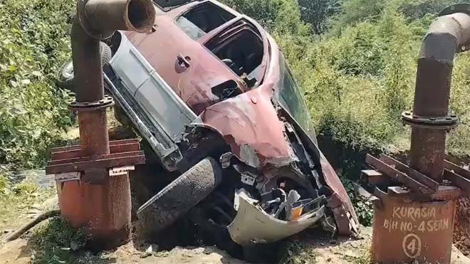 खाई में गिरी कार, एक ही परिवार के 7 लोग घायल, बुजुर्ग महिला बिलासपुर रेफर