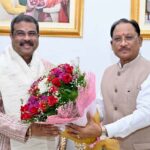 मुख्यमंत्री विष्णु देव साय से सांसद श्री धर्मेंद्र प्रधान ने की शिष्टाचार भेंट, विभिन्न समसामयिक विषयों पर की चर्चा