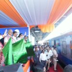 केंद्रीय रेल मंत्री अश्विनी वैष्णव और मुख्यमंत्री विष्णु देव साय  ने रावघाट – रायपुर एवं रायपुर – कुरूद यात्री रेल सेवाओं को दिखाई हरी झंडी