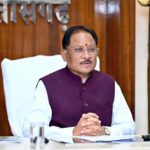 मुख्यमंत्री विष्णु देव साय ने बाबा कार्तिक उरांव की जन्मशताब्दी पर उनकी आदमकद प्रतिमा का किया अनावरण