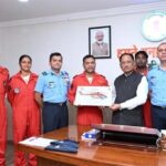 मुख्यमंत्री विष्णु देव साय से भारतीय वायु सेना की सारंग हेलीकॉप्टर डिस्प्ले टीम ने की सौजन्य मुलाकात