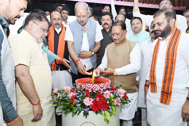 प्रधानमंत्री नरेंद्र मोदी के जनसेवा के 25 वर्ष देश के विकास और परिवर्तन की प्रेरक यात्रा : मुख्यमंत्री विष्णुदेव साय