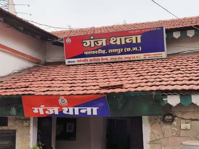 साधु बनकर आए 3 ठग 16 लाख के गहने और नकदी लेकर हुए फरार, घर में अनिष्ट होने का डर दिखाकर की ठगी, पुलिस जांच मे जुटी