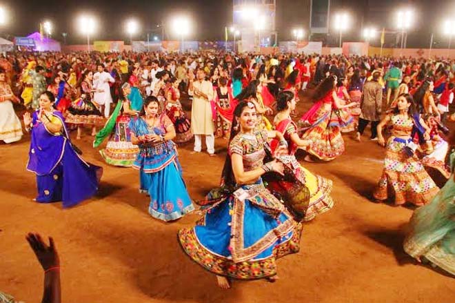 रायपुर में आज से सजेगी गरबा की महफिल, पूजा गौर भी आएंगी नजर, पास लेने का आज आखिरी मौका