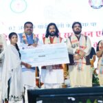 ग्रामोद्योग मंत्री यादव ने किया प्रदर्शनी का अवलोकन, खादी वस्त्रों पर 31 मार्च 2027 तक मिलेगी 25 प्रतिशत छूट, रेशम विभाग  ने ‘अमारी सिल्क’ ब्रांड का किया अनावरण