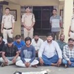 बावन पारियों पर जंगल में लगा रहे थे दांव : 9 जुआरियों को पुलिस ने दबोचा, कैश 11 बाइक, एक कार और 8 मोबाइल जब्त