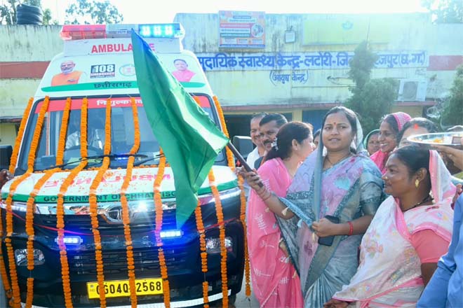 मंत्री श्रीमती लक्ष्मी राजवाड़े की पहल पर 12 घंटे में लटोरी पहुंची एएलएस एंबुलेंस, सेवा संकल्प अभियान के तहत सामुदायिक स्वास्थ्य केंद्र में सेवा का शुभारंभ, स्वास्थ्य मंत्री श्री श्याम बिहारी जायसवाल के प्रति जताया आभार