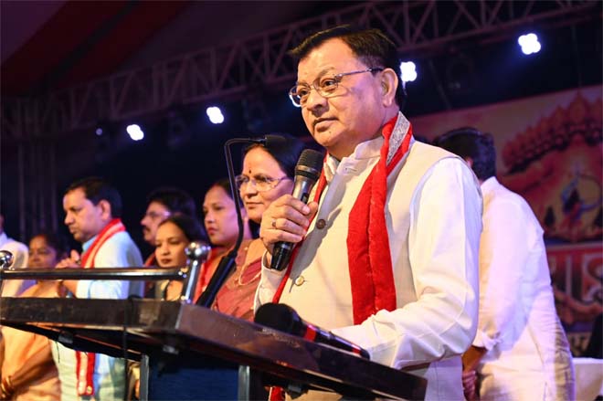 विजयादशमी पर शहर के प्रमुख दशहरा उत्सवों में शामिल हुए उद्योग मंत्री श्री लखन लाल देवांगन