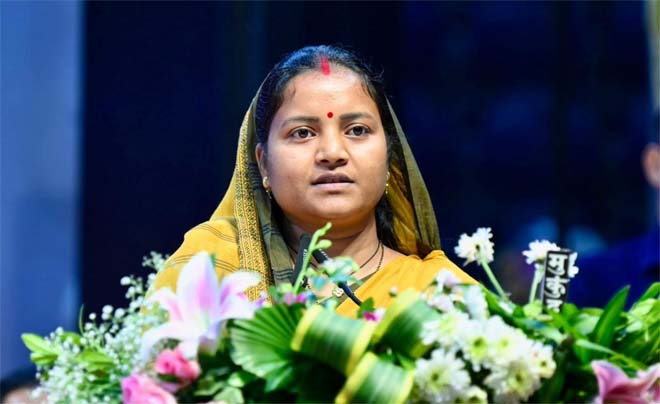 पीएमजीएसवाई की बदहाल सड़कों पर मंत्री श्रीमती लक्ष्मी राजवाड़े सख्त, गारंटी अवधि में शामिल सड़कों का निरीक्षण कर शीघ्र मरम्मत कराने के निर्देश, लापरवाही पर होगी कार्रवाई