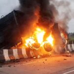 रायपुर-बिलासपुर हाईवे पर भीषण सड़क हादसा, सब्जी से भरा ट्रक पुल से टकराकर जलकर खाक