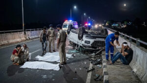 भीषण सड़क हादसा : बर्थडे मनाने जा रहे 5 दोस्तों की कार पुलिया से टकराई, 3 की मौत
