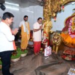 उप मुख्यमंत्री विजय शर्मा ने कवर्धा में मां महामाया और मां विंध्यवासिनी के दर्शन कर प्रदेश की सुख-समृद्धि और खुशहाली की कामना की