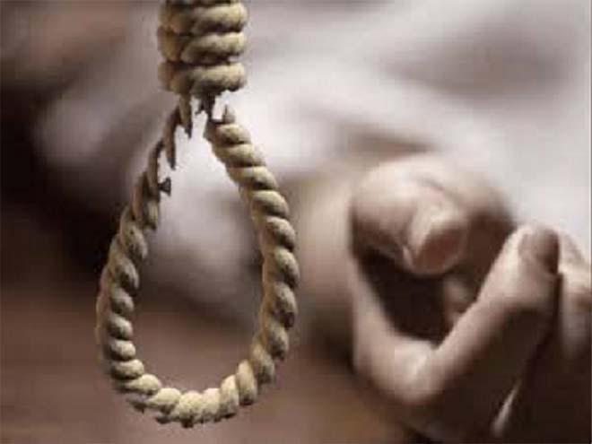 सनकी आशिक से भयभीत युवती फंदे पर झूली : दो साल से कर रहा था छेड़छाड़, शादी के लिए बना रहा था दबाव